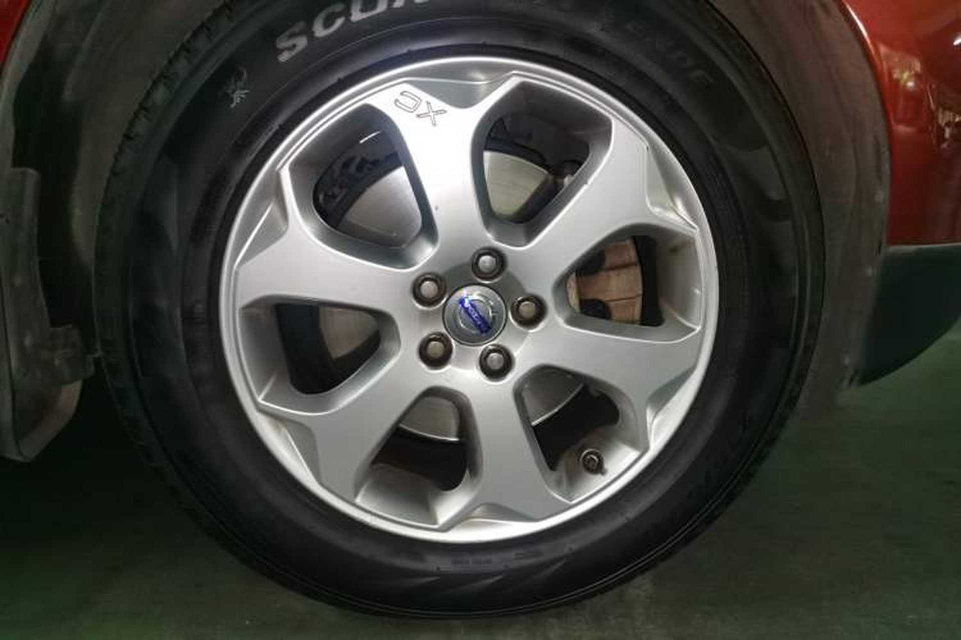 Used Volvo XC60 2012 T5 Zhiya Edition Right Front Wheel Hub