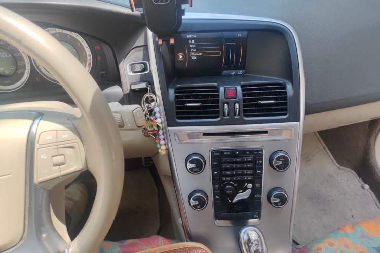 Used Volvo XC60 2012 T5 Zhiya Edition Audio And AC Panel