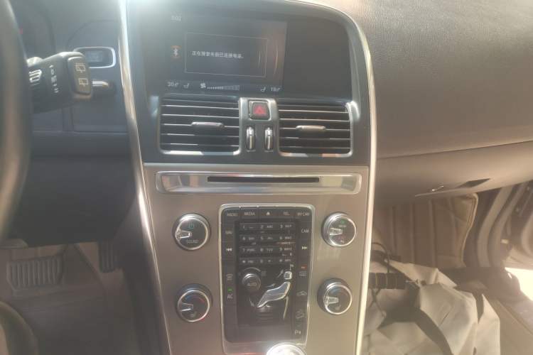 Used Volvo XC60 2012 T6 AWD Zhiya Edition Audio And AC Panel
