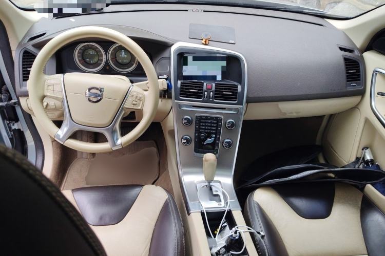 Used Volvo XC60 2012 T6 AWD Zhiya Edition Center Console
