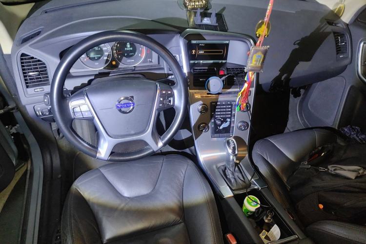 Used Volvo XC60 2012 T5 Zhiya Edition Center Console