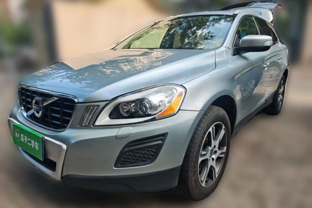 Ojetý Volvo XC60 2012 T6 AWD Comfort Edition