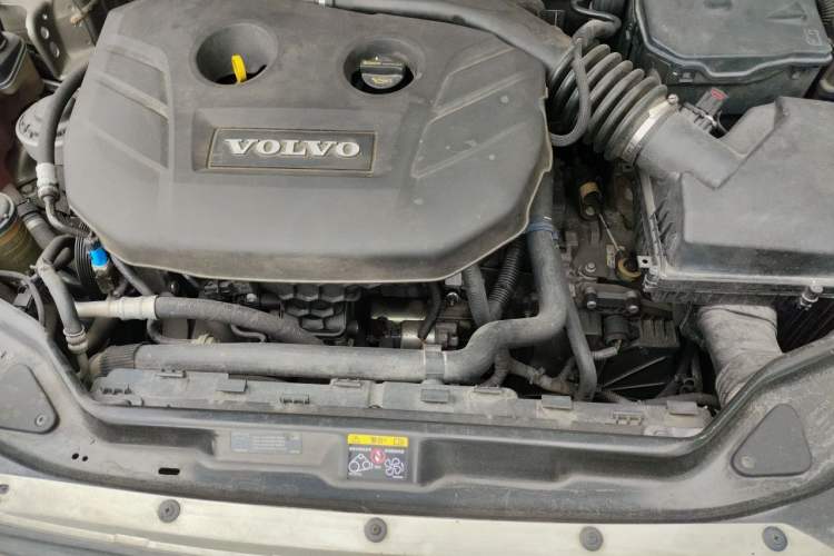 Used Volvo XC60 2012 T5 Comfort Edition Engine Bay
