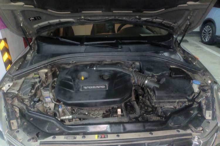 Used Volvo XC60 2012 T5 Comfort Edition Engine Bay