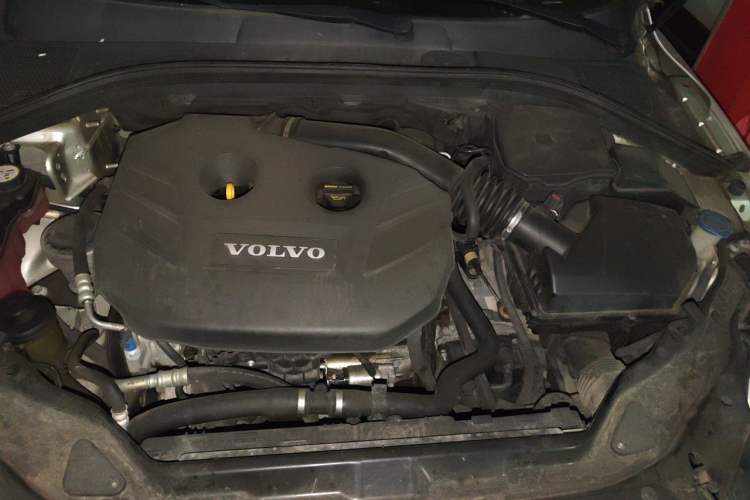 Used Volvo XC60 2012 T5 Comfort Edition Engine Bay