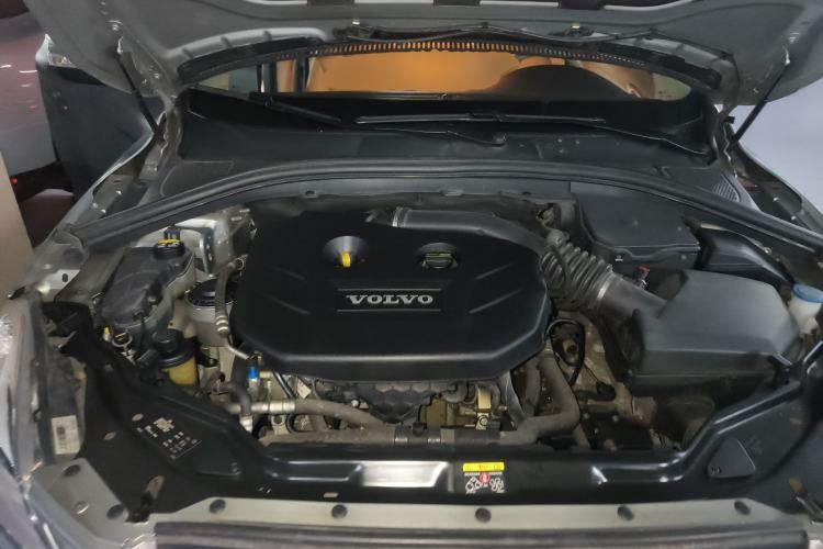 Used Volvo XC60 2012 T5 Zhiya Edition Engine Bay