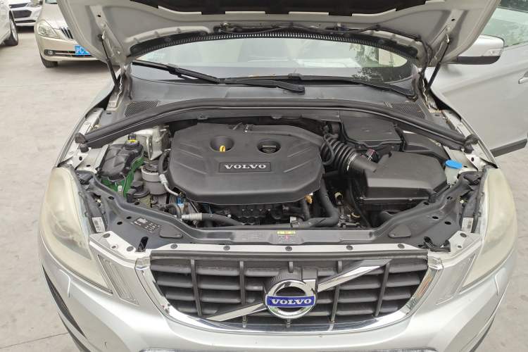 Used Volvo XC60 2012 T5 Comfort Edition Engine Bay