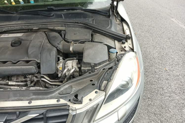 Used Volvo XC60 2012 T5 Comfort Edition Engine Bay Left