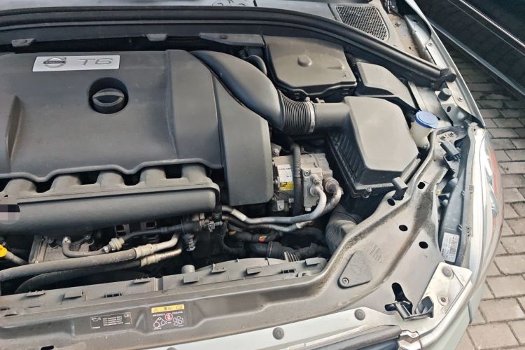 Used Volvo XC60 2012 T6 AWD Comfort Edition Engine Bay Left