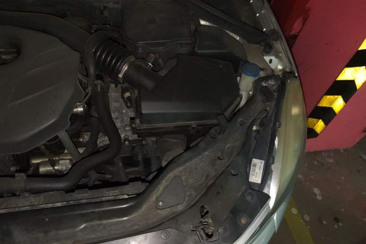 Used Volvo XC60 2012 T5 Comfort Edition Engine Bay Left
