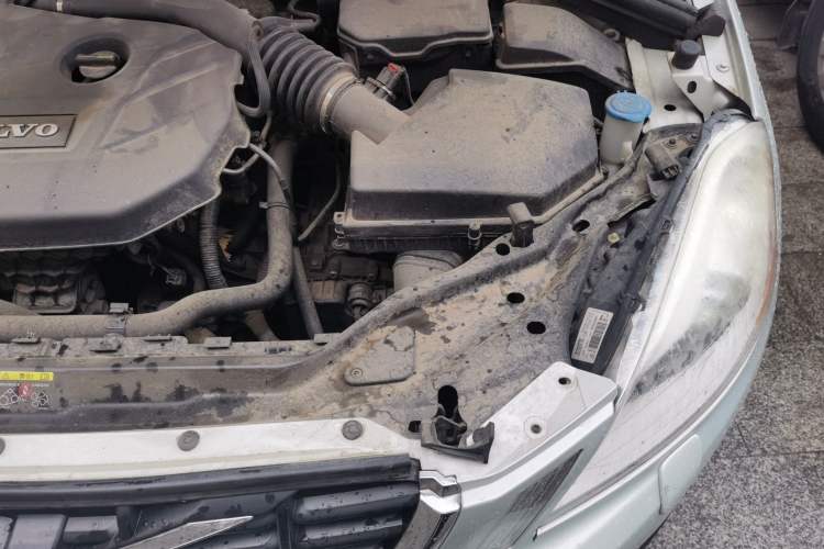 Used Volvo XC60 2012 T5 Comfort Edition Engine Bay Left