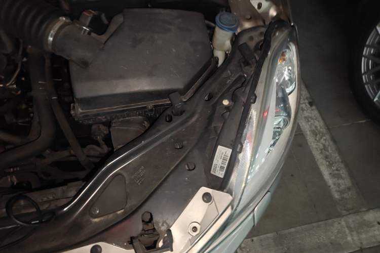 Used Volvo XC60 2012 T5 Comfort Edition Engine Bay Left