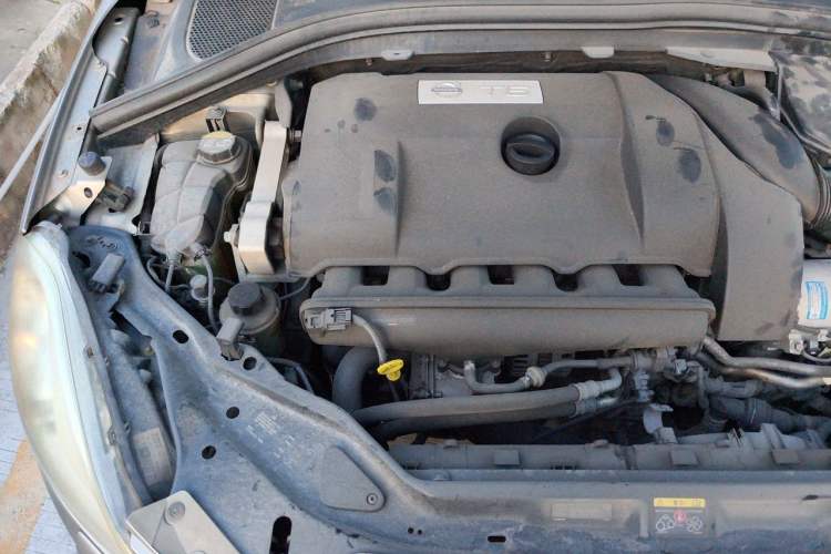 Used Volvo XC60 2012 T6 AWD Comfort Edition Engine Bay Right