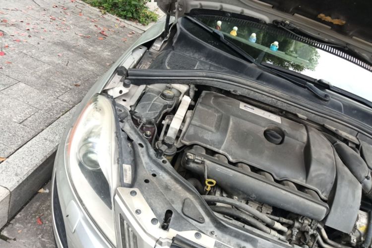 Used Volvo XC60 2012 T5 Comfort Edition Engine Bay Right