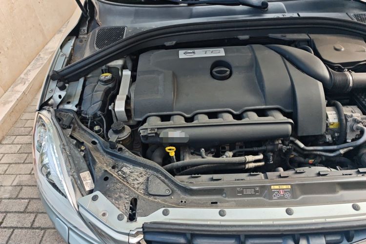 Used Volvo XC60 2012 T6 AWD Comfort Edition Engine Bay Right