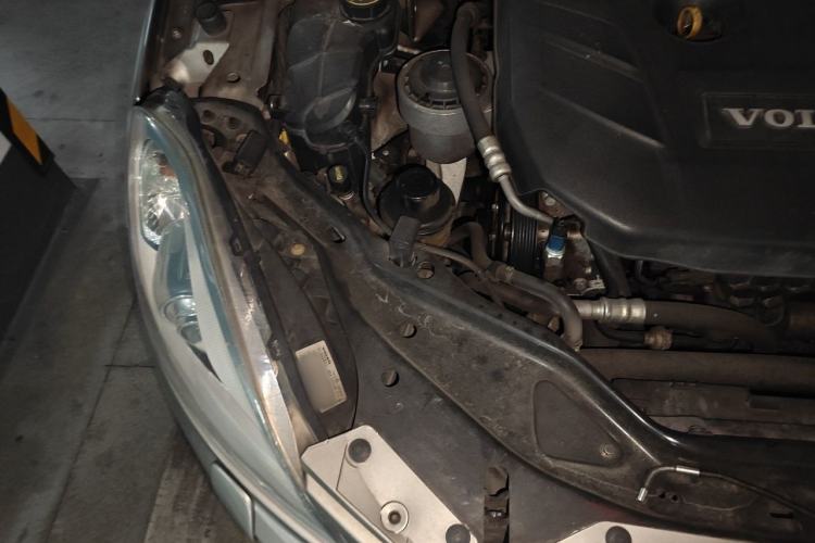 Used Volvo XC60 2012 T5 Comfort Edition Engine Bay Right