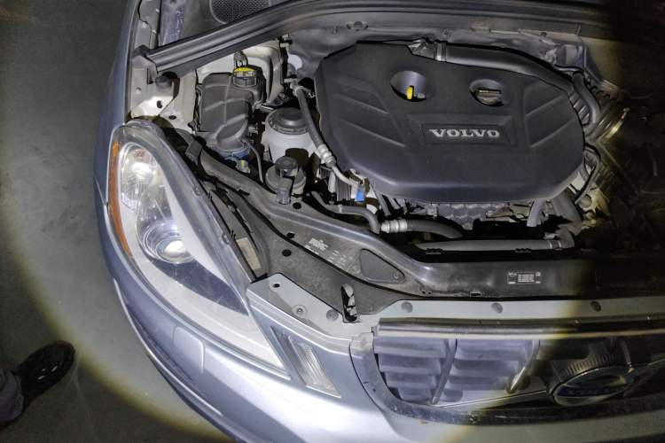Used Volvo XC60 2012 T5 Zhiya Edition Engine Bay Right