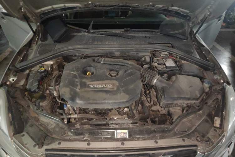 Used Volvo XC60 2012 T5 Comfort Edition Engine Bay