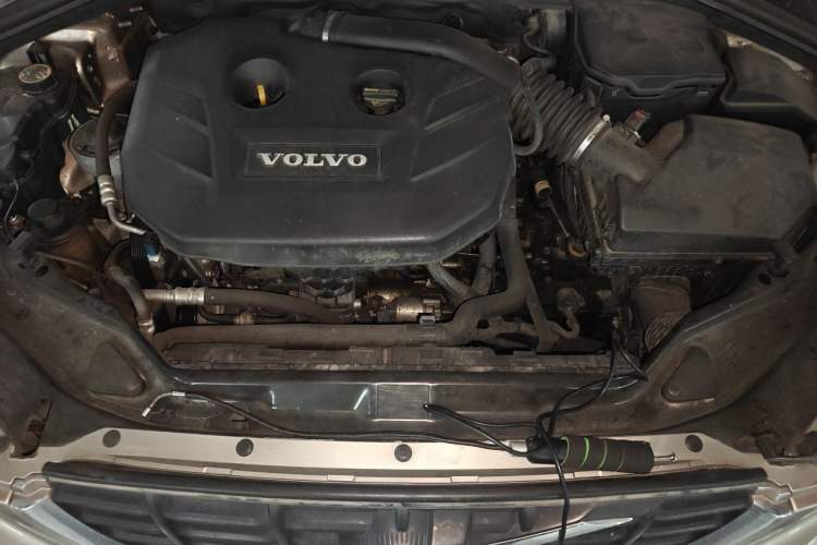 Used Volvo XC60 2012 T5 Comfort Edition Engine Bay