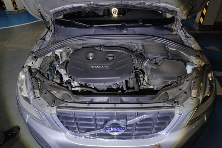 Used Volvo XC60 2012 T5 Zhiya Edition Engine Bay