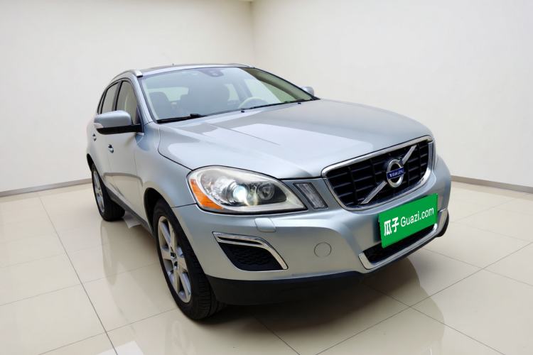 Used Volvo XC60 2012 T6 AWD Zhiya Edition Front Right 45 Deg