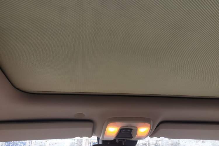 Used Volvo XC60 2012 T5 Comfort Edition Headliner