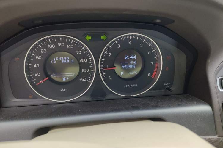 Used Volvo XC60 2012 T5 Comfort Edition Instrument Cluster