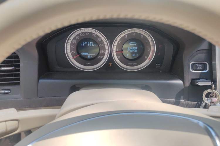 Used Volvo XC60 2012 T5 Zhiya Edition Instrument Cluster