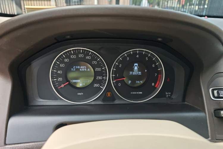 Used Volvo XC60 2012 T6 AWD Comfort Edition Instrument Cluster