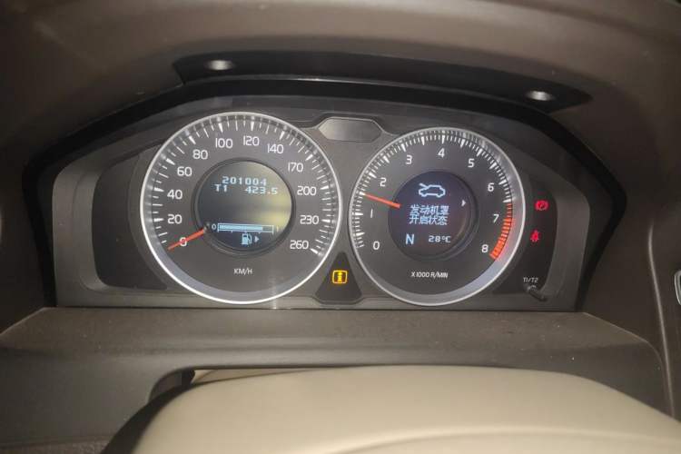 Used Volvo XC60 2012 T5 Comfort Edition Instrument Cluster