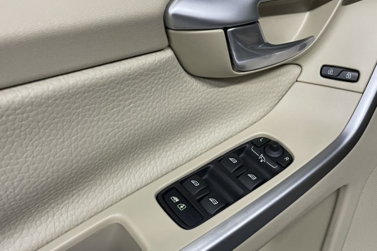 Used Volvo XC60 2012 T5 Zhiya Edition Interior 1