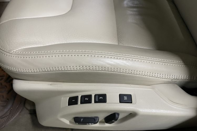 Used Volvo XC60 2012 T5 Zhiya Edition Interior 5
