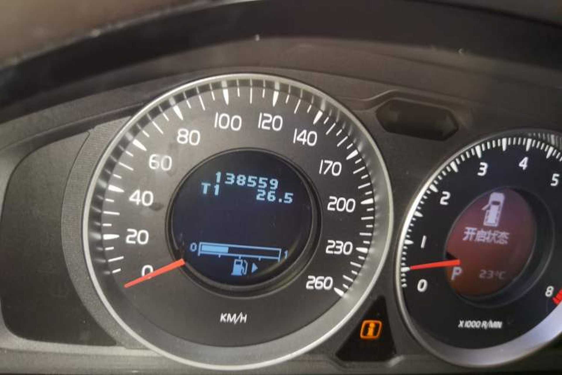 Used Volvo XC60 2012 T6 AWD Zhiya Edition Odometer Close Up