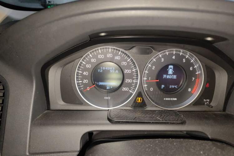 Used Volvo XC60 2012 T5 Zhiya Edition Odometer Close Up