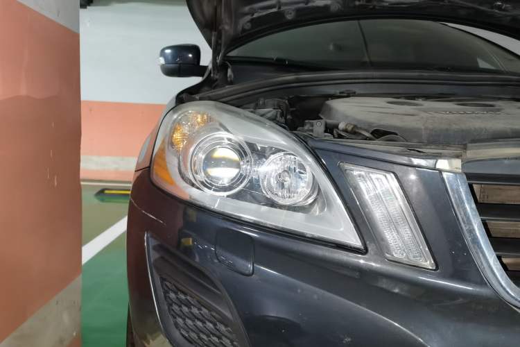 Used Volvo XC60 2012 T5 Zhiya Edition Right Front Headlight