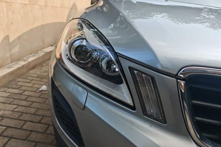 Used Volvo XC60 2012 T6 AWD Comfort Edition Right Front Headlight