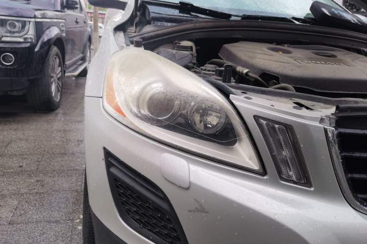 Used Volvo XC60 2012 T5 Comfort Edition Right Front Headlight