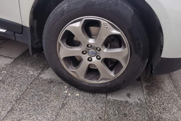 Used Volvo XC60 2012 T5 Comfort Edition Right Front Wheel Hub