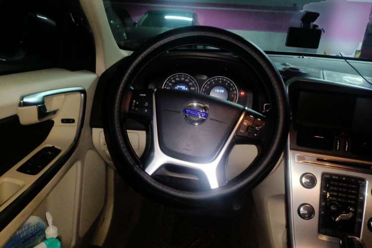 Used Volvo XC60 2012 T5 Comfort Edition Steering Wheel