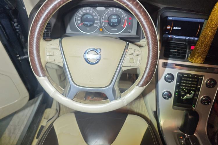 Used Volvo XC60 2012 T5 Comfort Edition Steering Wheel