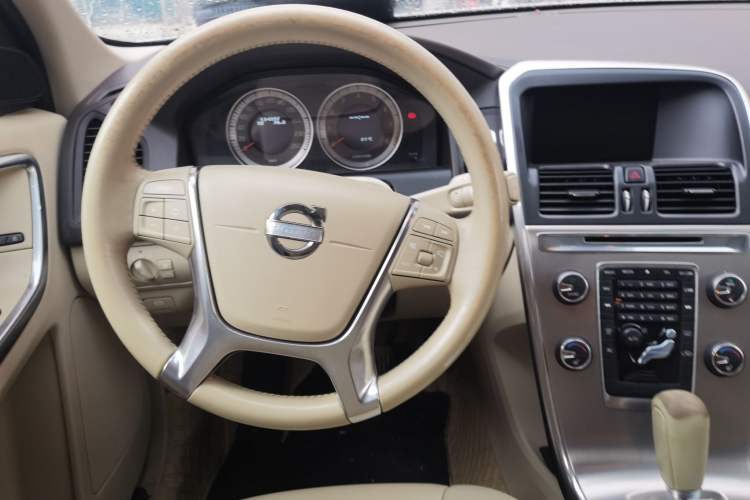 Used Volvo XC60 2012 T5 Comfort Edition Steering Wheel