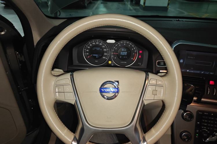 Used Volvo XC60 2012 T5 Comfort Edition Steering Wheel