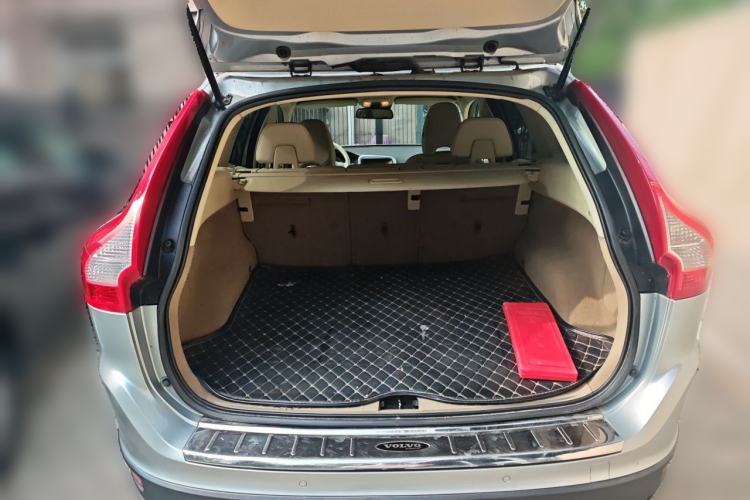 Used Volvo XC60 2012 T6 AWD Comfort Edition Trunk