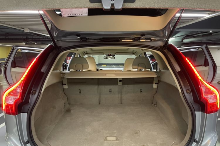 Used Volvo XC60 2012 T5 Zhiya Edition Trunk