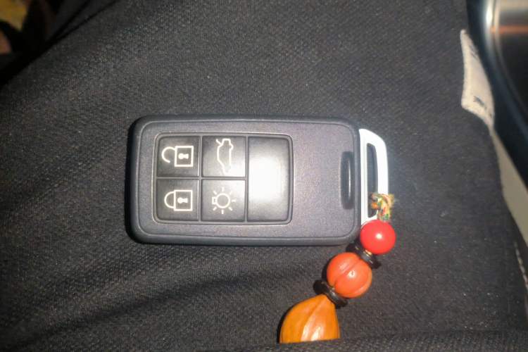 Used Volvo XC60 2012 T5 Comfort Edition Vehicle Key
