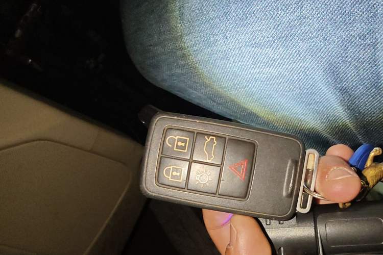 Used Volvo XC60 2012 T5 Comfort Edition Vehicle Key
