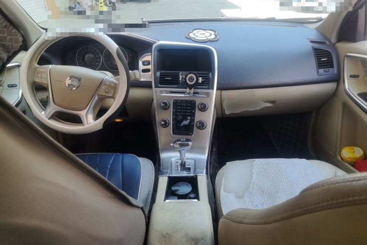Used Volvo XC60 2012 T5 Comfort Edition Center Console