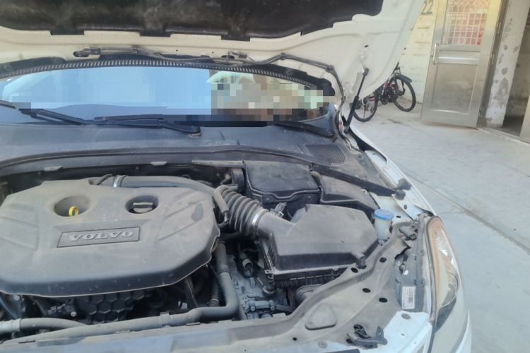 Used Volvo XC60 2012 T5 Comfort Edition Engine Bay Left
