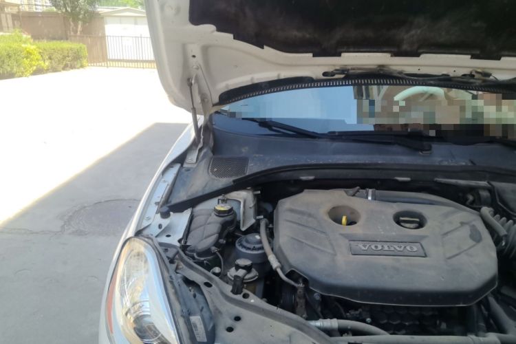 Used Volvo XC60 2012 T5 Comfort Edition Engine Bay Right