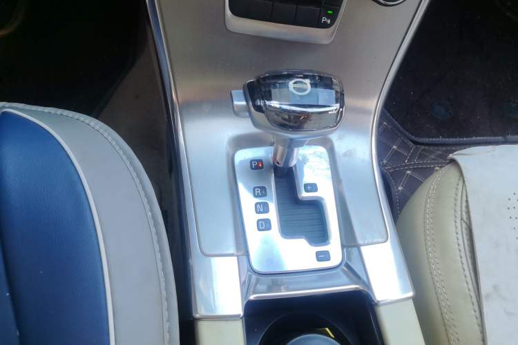 Used Volvo XC60 2012 T5 Comfort Edition Gear Lever